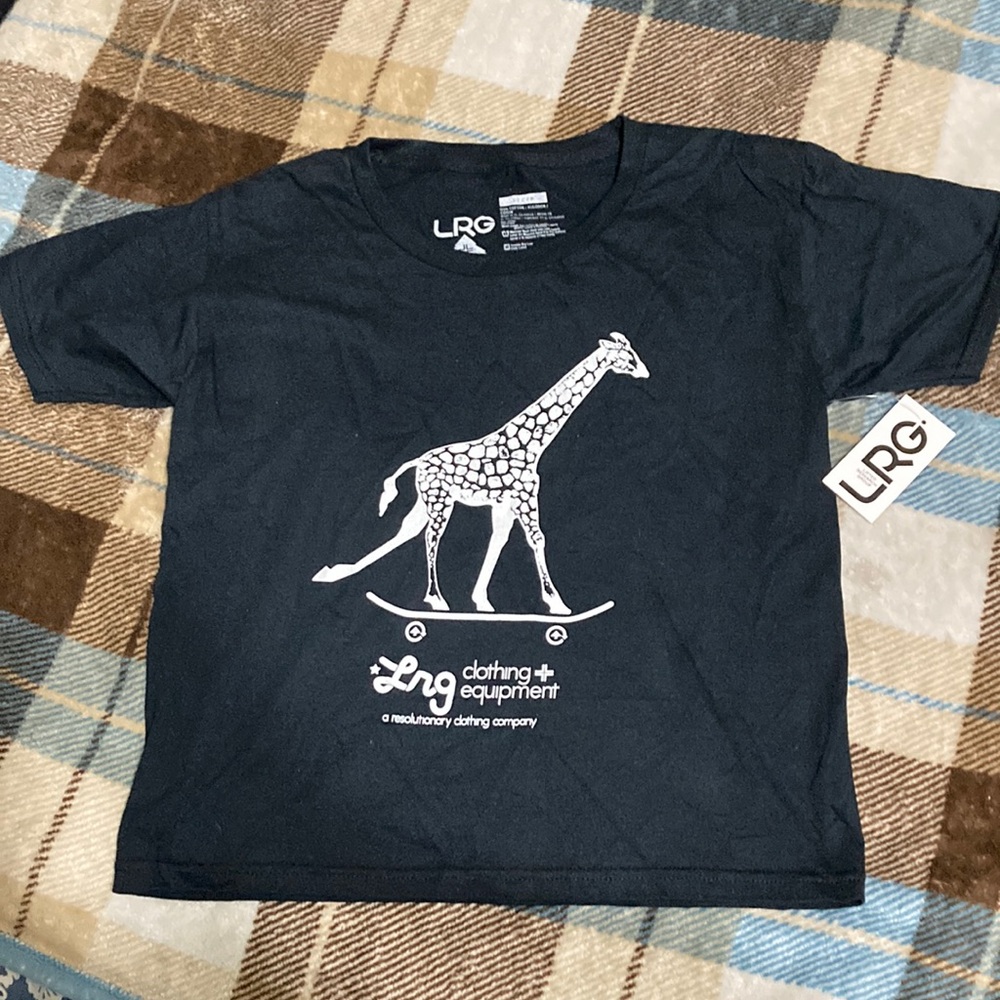 BRAND NEW LRG YG MEN SHIRT